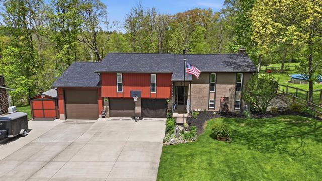 447 Deer Trail Dr, Thornville, OH 43076