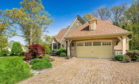 746 Matthews Brook Ln, Powell, OH 43065