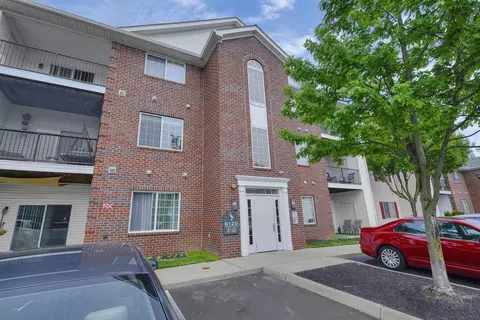 6120 Harbour Pointe #202, Columbus, OH 43231