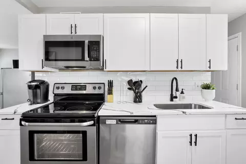 Kitchen - 3237 E 12th Ave, Columbus, OH 43219 photo 2 of 7