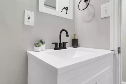Bath - 3237 E 12th Ave, Columbus, OH 43219 photo 3 of 3