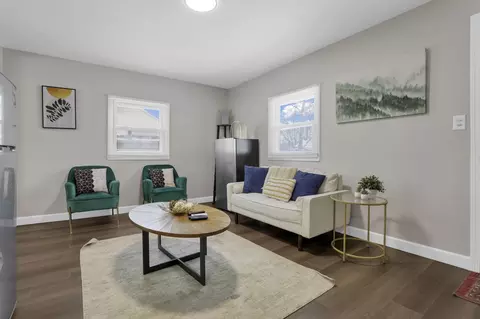 Living - 3237 E 12th Ave, Columbus, OH 43219 photo 3 of 5