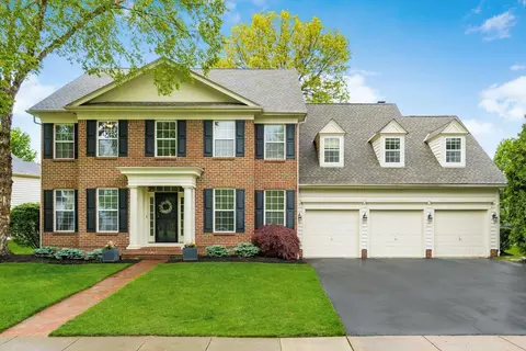 7158 Tumblebrook Dr, New Albany, OH 43054
