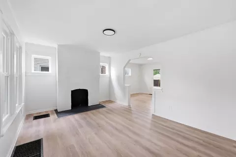 Living - 2584 Eakin Rd, Columbus, OH 43204 photo 1 of 3