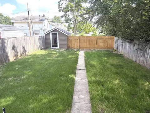 Exterior - 2584 Eakin Rd, Columbus, OH 43204 photo 3 of 3