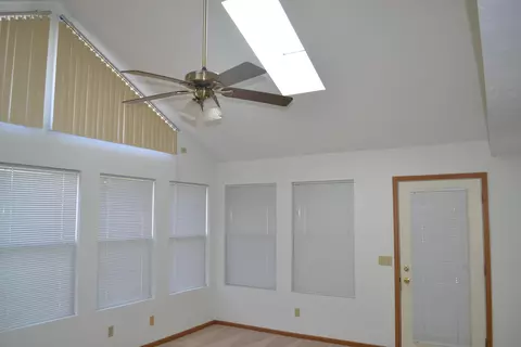 Living - 5866 Oldham Dr, Springfield, OH 45503 photo 4 of 6