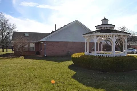 Exterior - 5866 Oldham Dr, Springfield, OH 45503 photo 5 of 5