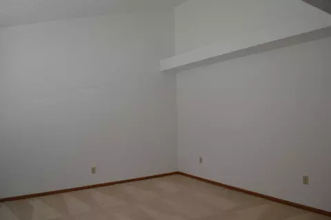 Living - 5866 Oldham Dr, Springfield, OH 45503 photo 2 of 6