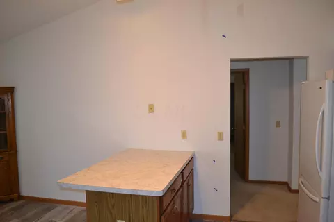 Kitchen - 5866 Oldham Dr, Springfield, OH 45503 photo 2 of 3