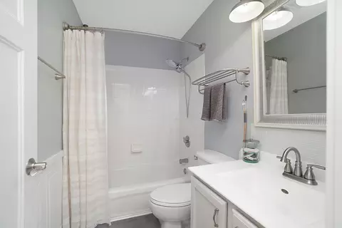 Bath - 232 Beech Dr, Delaware, OH 43015 photo 4 of 4