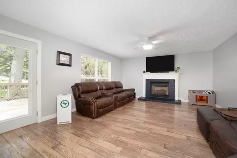 Living - 232 Beech Dr, Delaware, OH 43015 photo 2 of 2