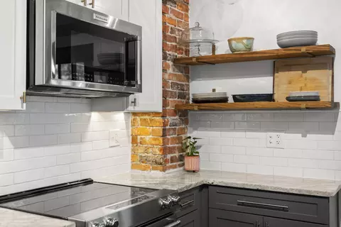 Kitchen - 166 E Welch Ave, Columbus, OH 43207 photo 7 of 9