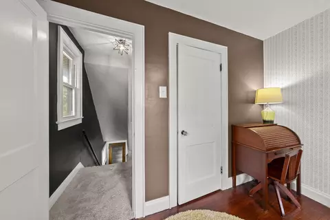 Entry Way - 166 E Welch Ave, Columbus, OH 43207 photo 5 of 6