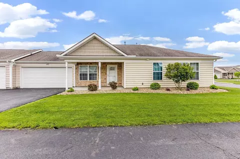 802 Cumberland Meadows Cir, Hebron, OH 43025