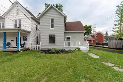 17 S Oregon St, Johnstown, OH 43031