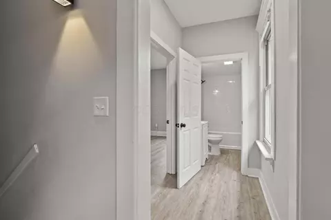 Entry Way - 358-360 E Markison Ave, Columbus, OH 43207 photo 6 of 9