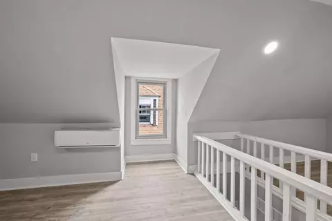 Entry Way - 358-360 E Markison Ave, Columbus, OH 43207 photo 7 of 9