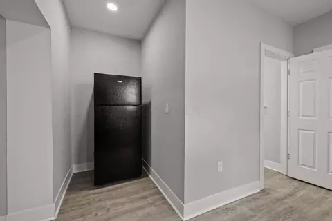 Entry Way - 358-360 E Markison Ave, Columbus, OH 43207 photo 4 of 9