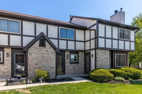 8224 Laramie Pl #3, Powell, OH 43065