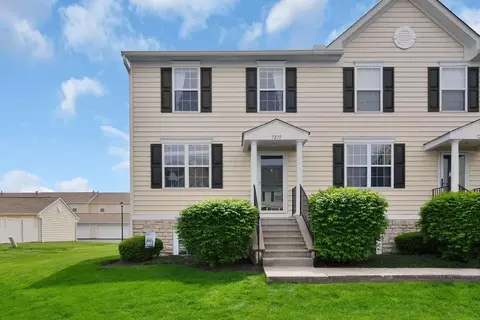 7235 Colonial Affair Dr #12, New Albany, OH 43054