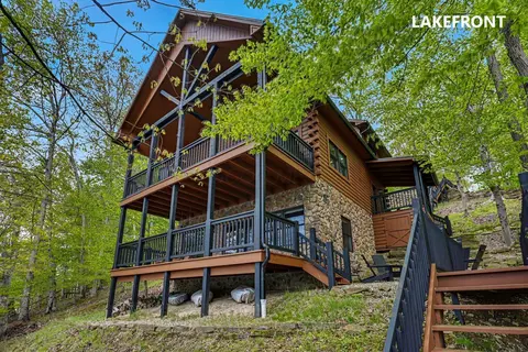 653 Natchez Ln, Sugar Grove, OH 43155