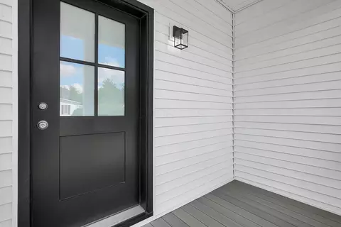 Exterior - 485 N Pickaway St, Circleville, OH 43113 photo 7 of 8