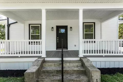Exterior - 485 N Pickaway St, Circleville, OH 43113 photo 3 of 8