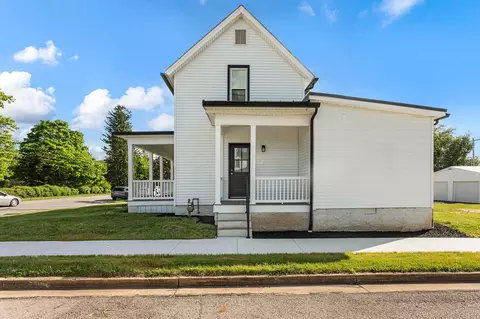 Exterior - 485 N Pickaway St, Circleville, OH 43113 photo 6 of 8