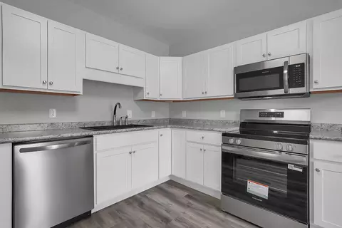Kitchen - 485 N Pickaway St, Circleville, OH 43113 photo 2 of 4