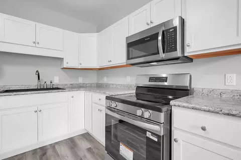 Kitchen - 485 N Pickaway St, Circleville, OH 43113 photo 4 of 4