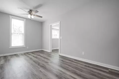 Living - 485 N Pickaway St, Circleville, OH 43113 photo 3 of 4