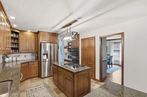 Kitchen - 4800 Cascade Dr, Powell, OH 43065 photo 5 of 8