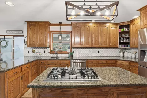Kitchen - 4800 Cascade Dr, Powell, OH 43065 photo 4 of 8