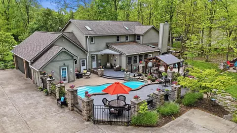 Exterior - 4800 Cascade Dr, Powell, OH 43065 photo 2 of 15