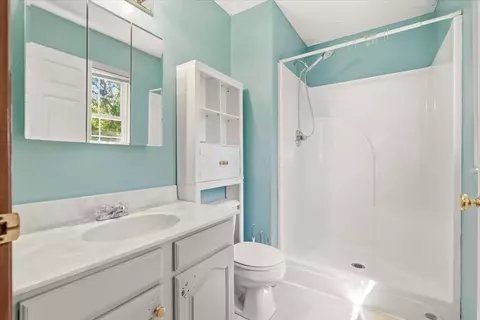 Bath - 710 Daffodil Dr, Howard, OH 43028 photo 3 of 3