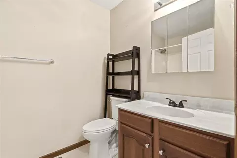 Bath - 710 Daffodil Dr, Howard, OH 43028 photo 1 of 3