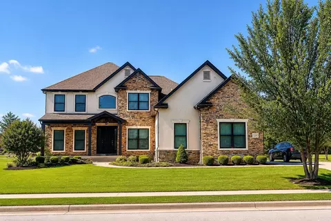 7247 Optimara Dr, Pickerington, OH 43147