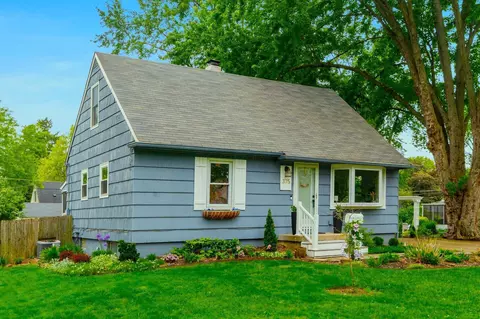 375 Potawatomi Dr, Westerville, OH 43081