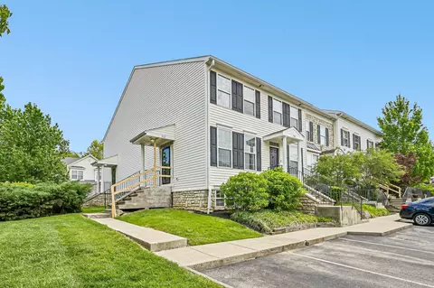 312 Oxford Oak Dr, Blacklick, OH 43004