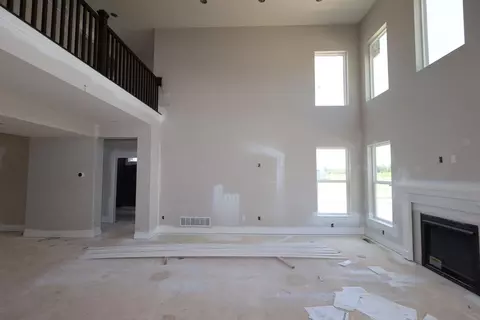 Living - 545 Fadley Loop E, Delaware, OH 43015 photo 2 of 2