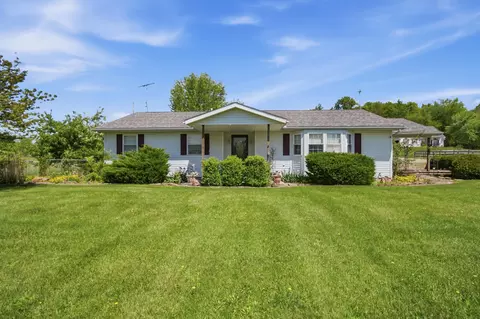2760 Flint Ridge Rd, Hopewell, OH 43746