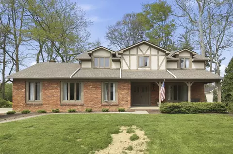1250 Briarmeadow Dr, Columbus, OH 43235