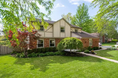 7971 Stonehurst Dr, Dublin, OH 43016