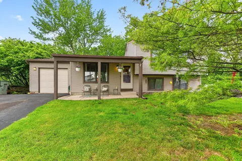 689 Wesfall Ct, Columbus, OH 43228