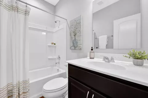 Bath - 2989 Wolfbirch Dr, Columbus, OH 43231 photo 3 of 3