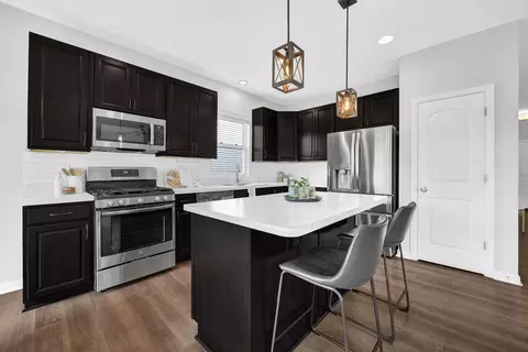 Kitchen - 2989 Wolfbirch Dr, Columbus, OH 43231 photo 2 of 5