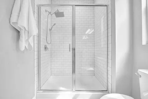 Bath - 2989 Wolfbirch Dr, Columbus, OH 43231 photo 2 of 3
