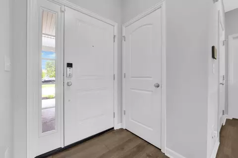 Entry Way - 2989 Wolfbirch Dr, Columbus, OH 43231 photo 2 of 2