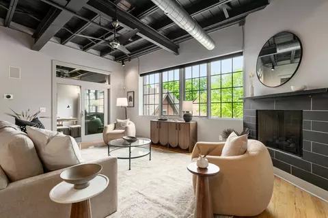 17 W 3rd Ave #211, Columbus, OH 43201