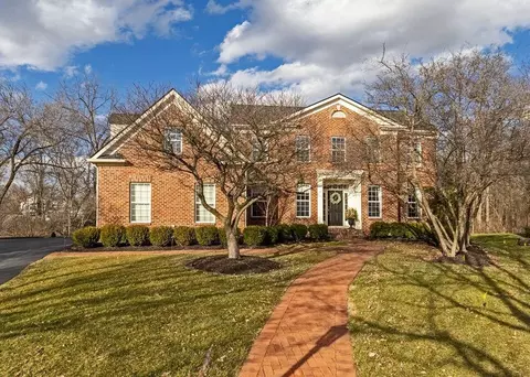 4908 Brooksview Cir, New Albany, OH 43054